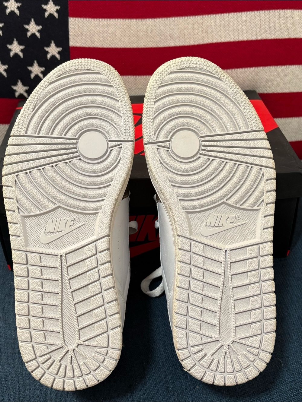 Nike Low-Top Sneakers in White & Metallic Bronze - Picture 9 of 16